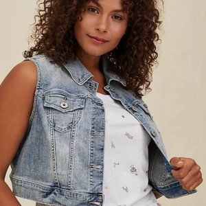 Torrid Light Washed Cropped Denim Vest size 4